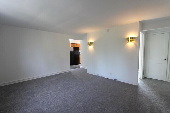 Building Photo - 510 S Pleasant Pl