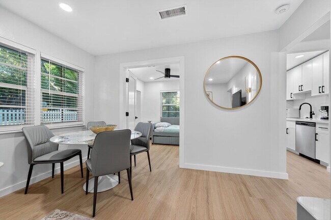 Building Photo - 800 Tropic Isle Dr