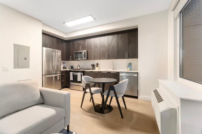 Building Photo - 152-11 89th Ave