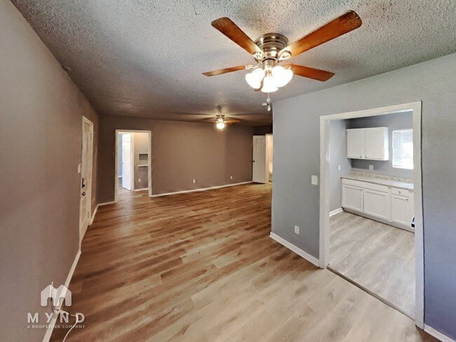 Building Photo - 1805 Trenton Dr