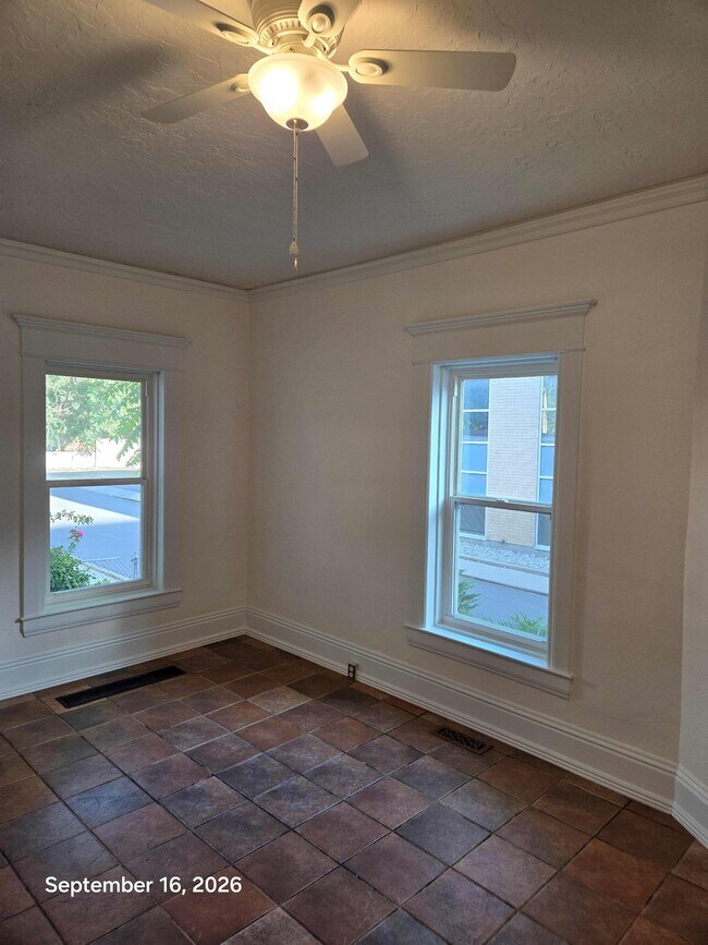 Building Photo - 547 S 300 E