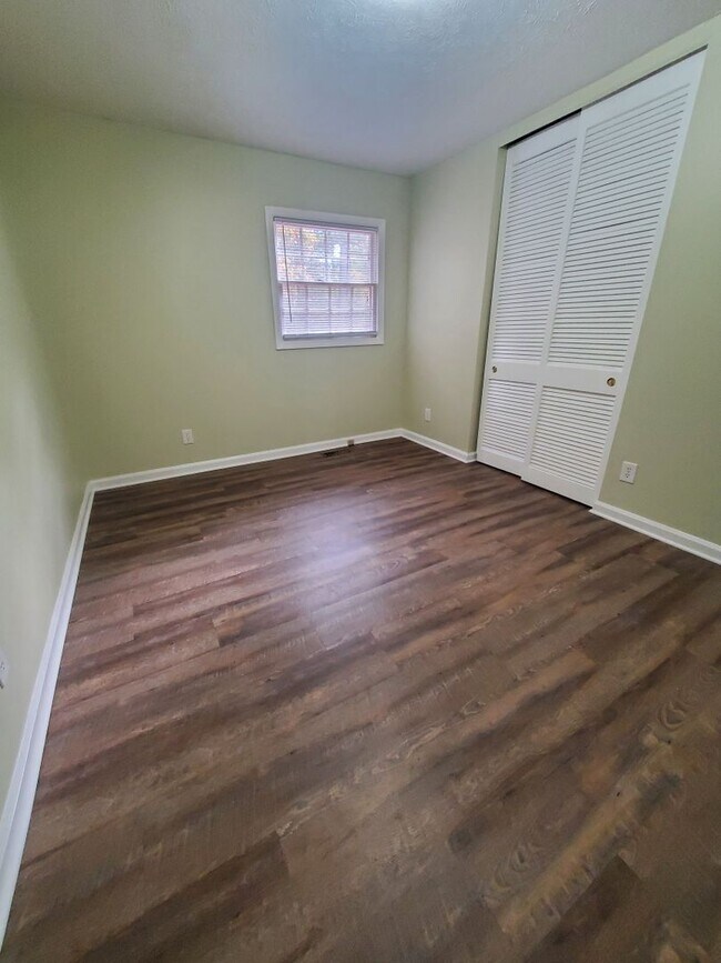 Building Photo - 202 Bertram Pl