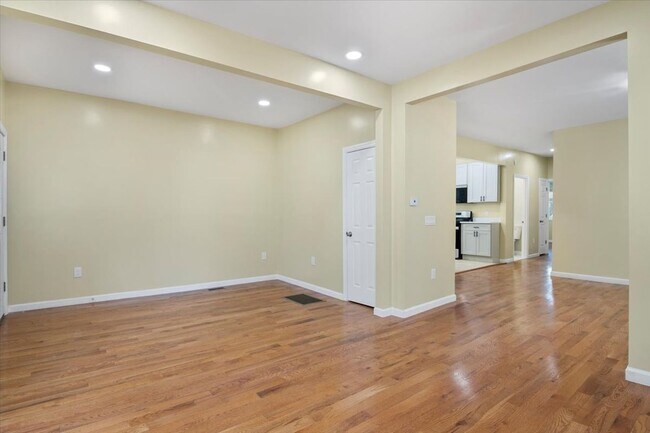 Building Photo - 118 Lehigh Ave