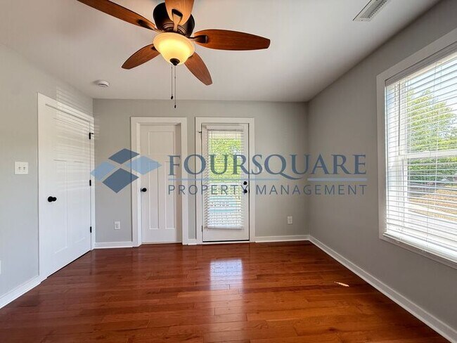 Building Photo - Modern 3-Bed / 2.5-Bath Home with Granite Kitchen, Fenced Yard & Private Balcony – Walkable to Do...