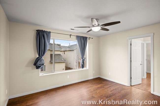 Building Photo - Charming **UPDATED** 3 BD* 2.5 BA* Single ...