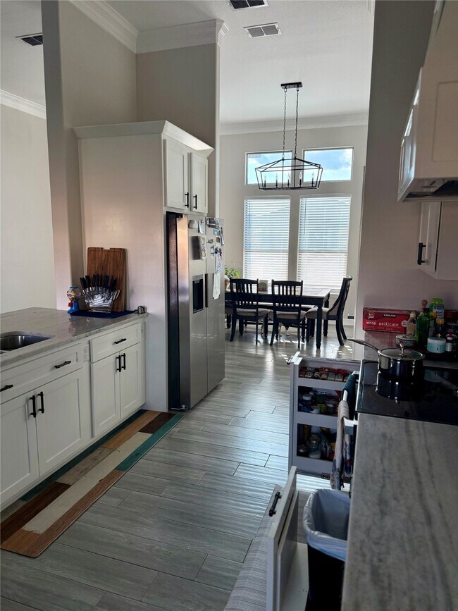 Building Photo - 421 Pitaya Ln