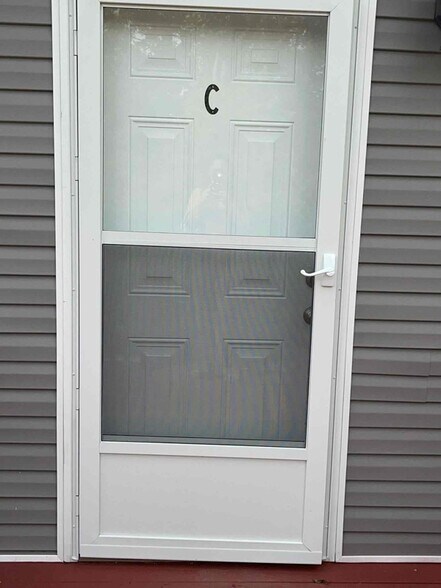 Building Photo - 404 E 18th St