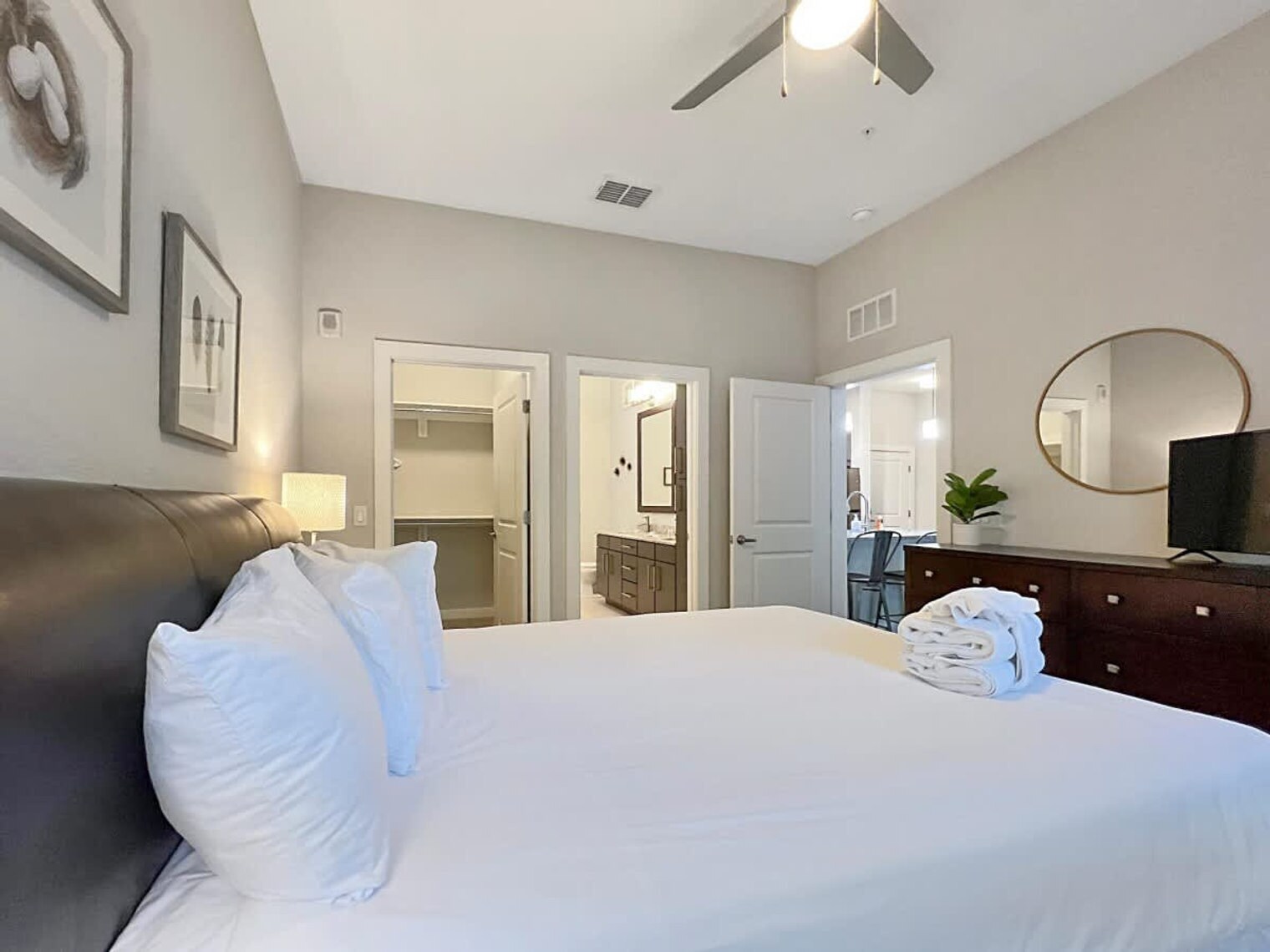 Building Photo - 2615 N Grady Ave