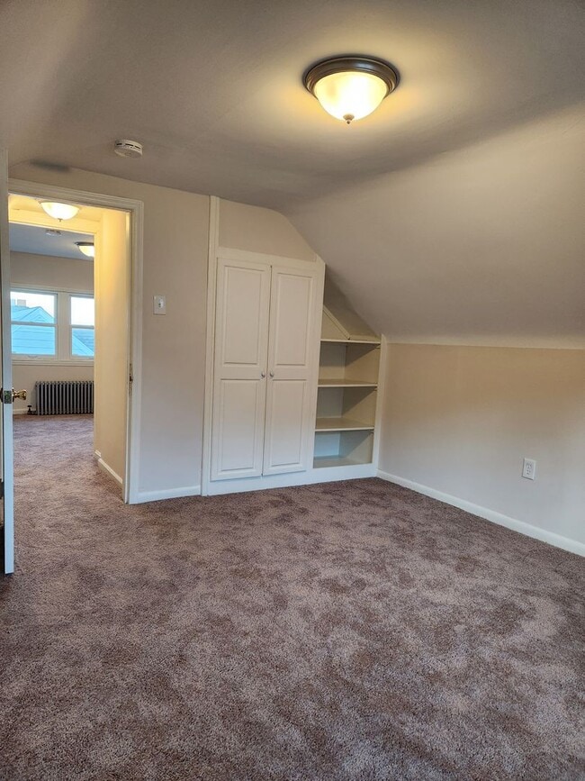 Building Photo - 344 Woodland View Dr