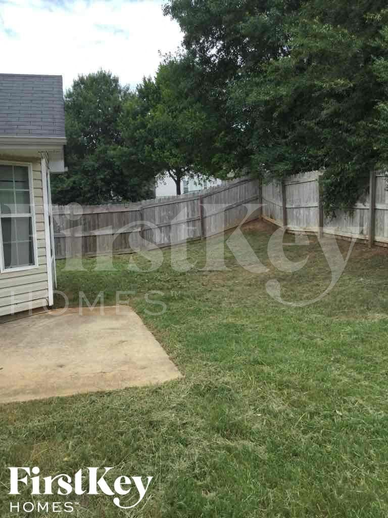 Building Photo - 50 Greenway Dr