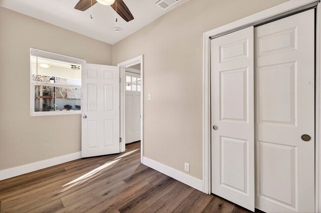 Building Photo - MOVE IN SPECIAL $3000 if lease signed by July 2026!!      3 Bedroom Home Close to CSUC!