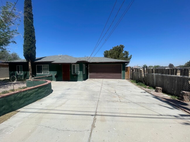 Building Photo - Littlerock 3 Bedroom