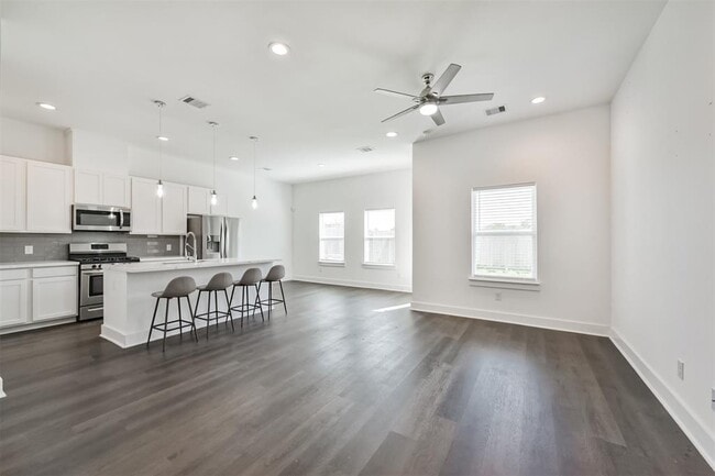 Building Photo - 13151 Perennial Spgs Dr