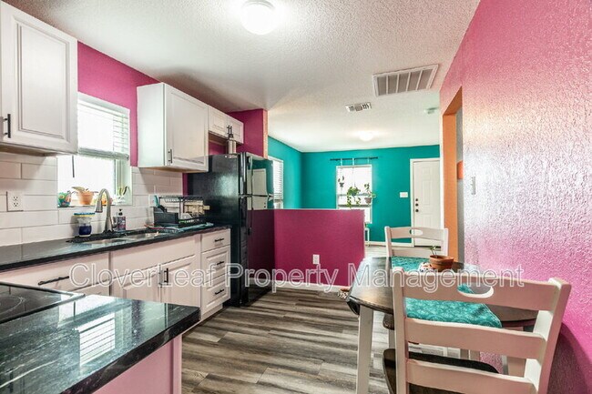Building Photo - 2735 Pecan Valley Dr