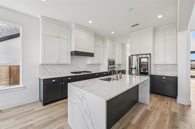 Primary Photo - 580 Falling Leaves Dr