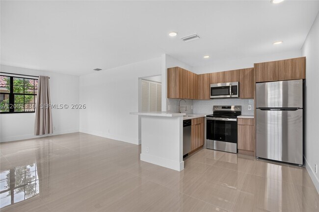 Building Photo - 2830 Coral Springs Dr
