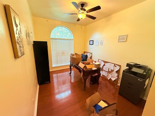 Building Photo - 4010 Highland Vale Ct