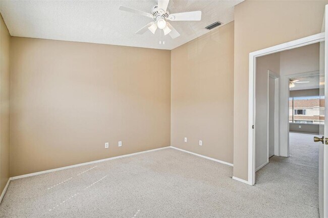 Building Photo - 6355 Bayside Key Dr