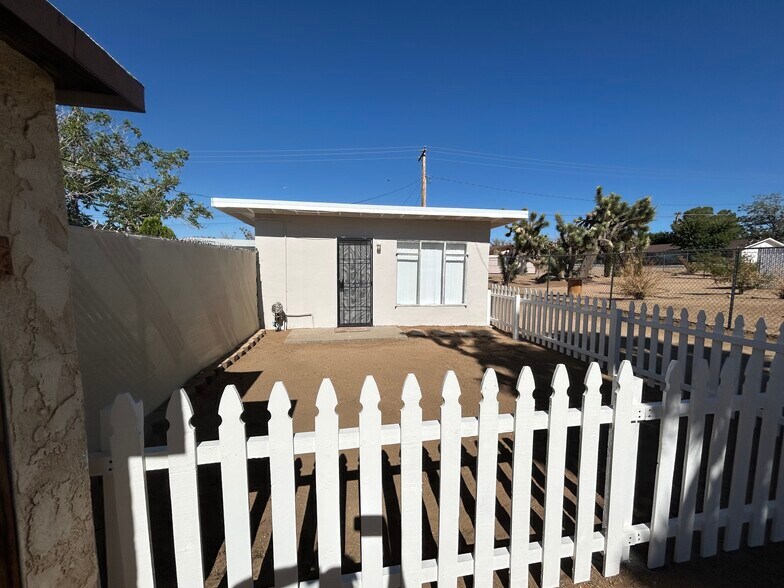 Building Photo - 7475 Cherokee Trail