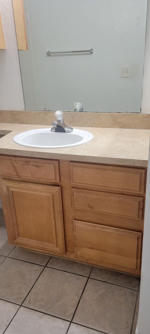Building Photo - Serenata One bedroom Condo