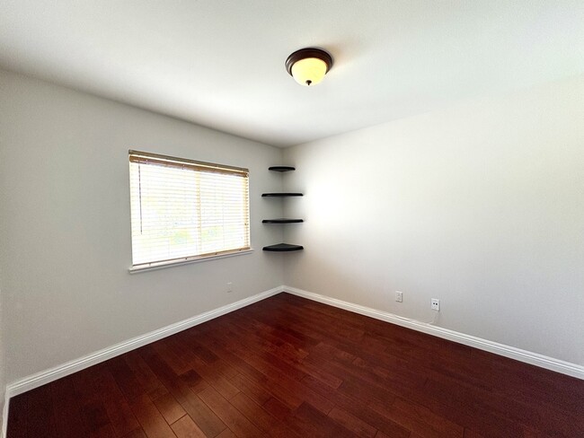 Building Photo - 6071 Paseo Pradera