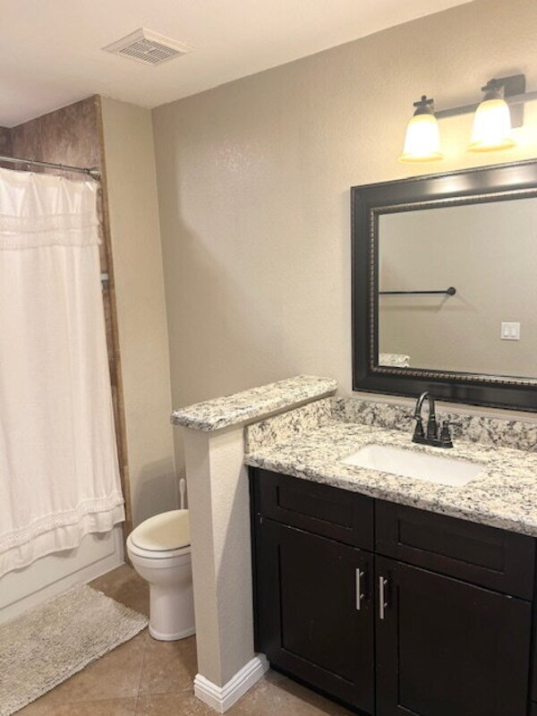 Building Photo - 4037 S Taylor Dr