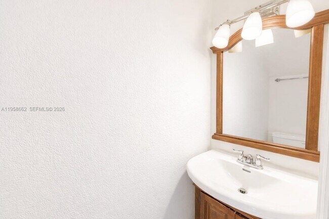 Building Photo - 2740 W 76th St