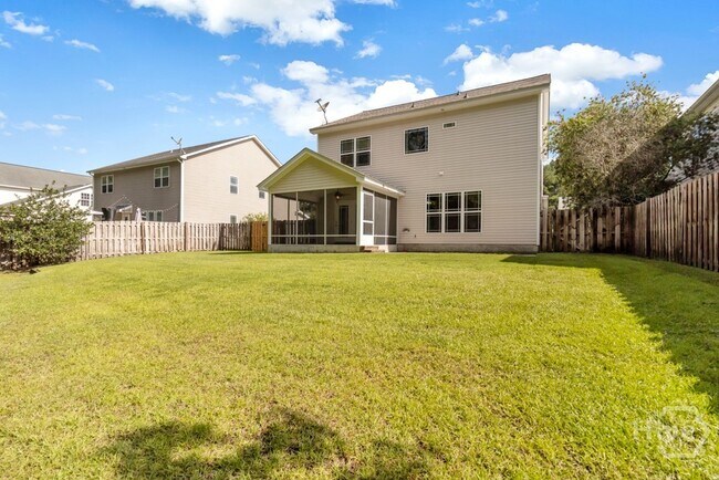 Building Photo - 127 Magnolia Dr