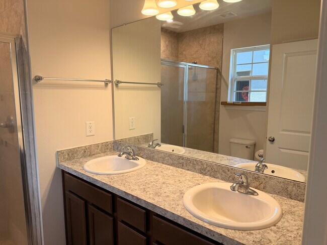 Building Photo - 17930 Turning Leaf Cir