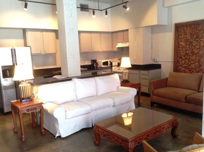 Building Photo - 441 Gravier St