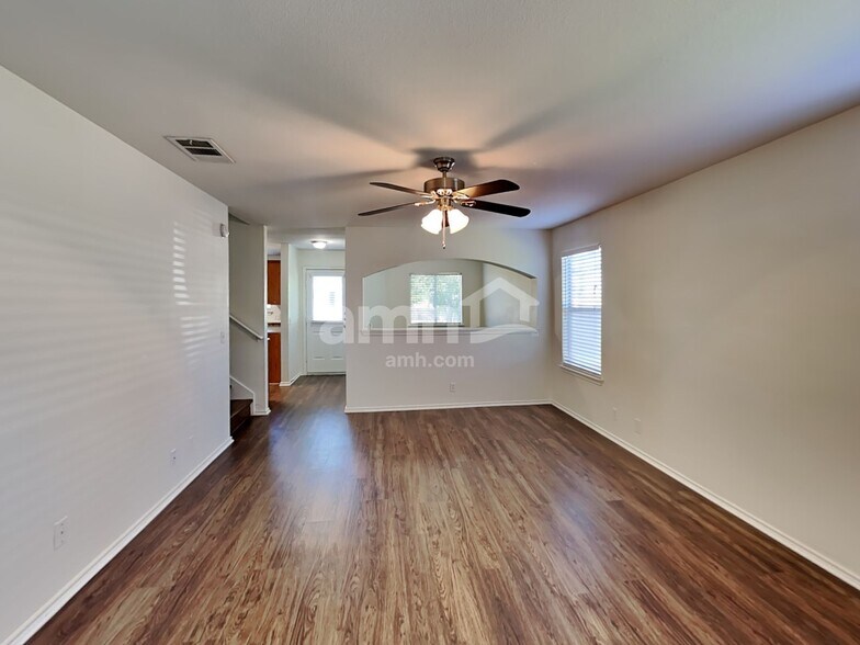 Building Photo - 2909 Tyler Ln