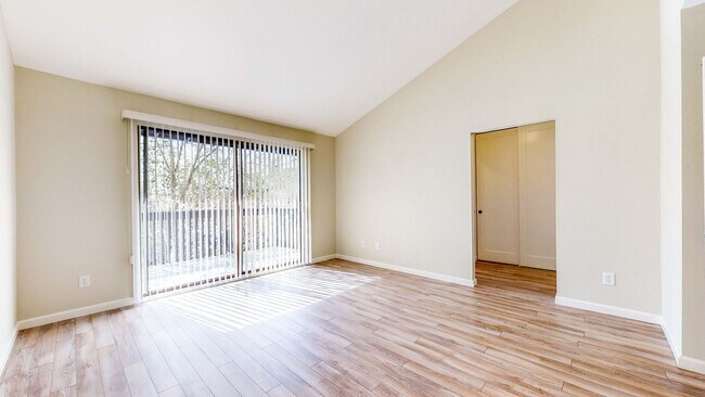Building Photo - PURE Property Management Presents: Beautiful 3 Bedroom/2 Bath in Santa Rosa!