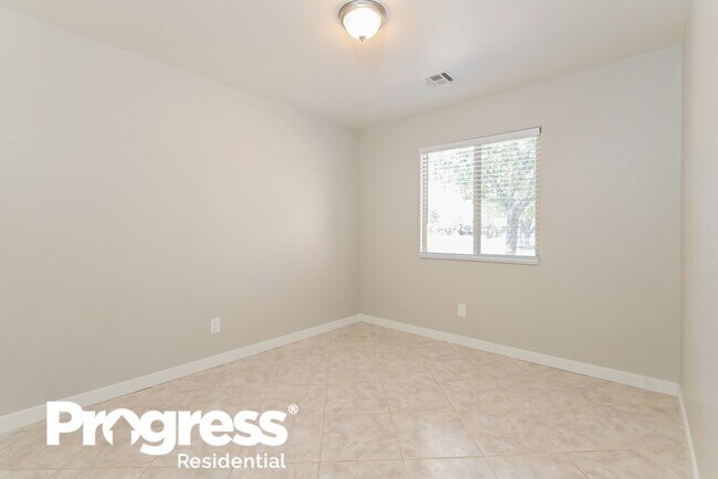 Building Photo - 5537 Harbor Pointe Ave