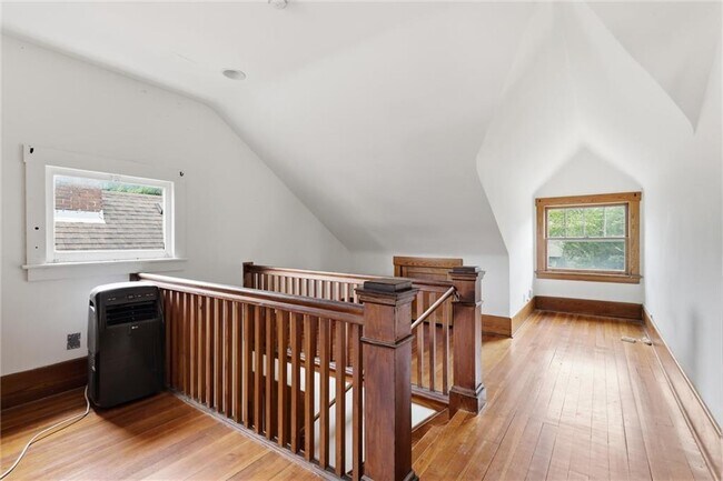 Building Photo - 4200 Mercier St