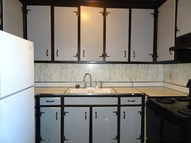 Building Photo - 2 Bedroom 1 Bathroom Apartment Rental in N...
