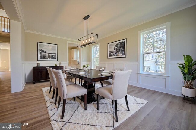 Building Photo - 2424 Carey Ln