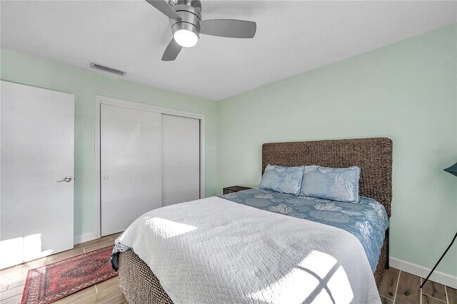 Building Photo - 4728 Beach Dr SE