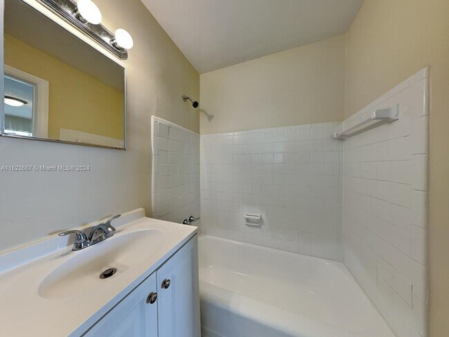 Building Photo - 5491 SW 6th St