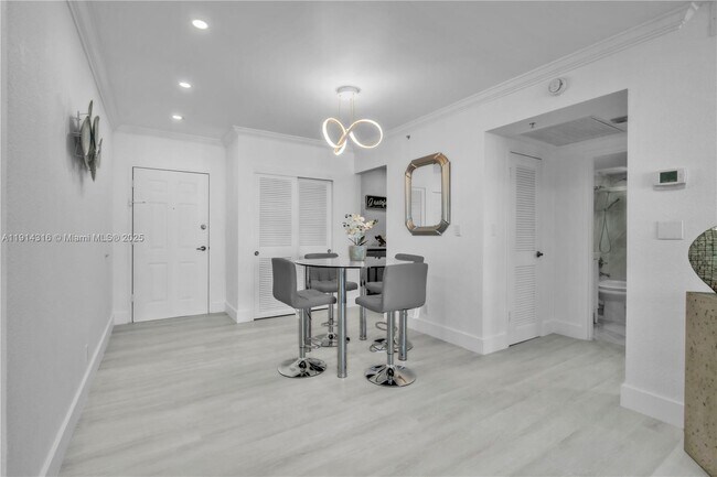 Building Photo - 2501 S Ocean Dr