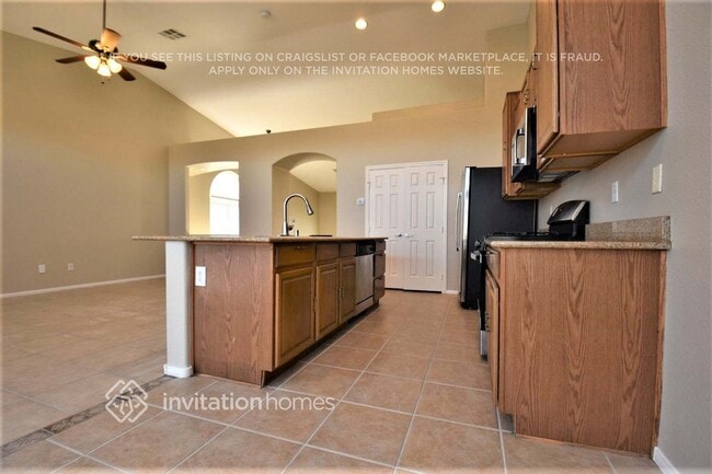 Building Photo - 5904 Buena Tierra St