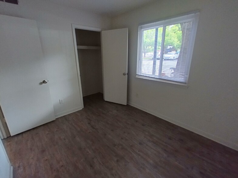 Building Photo - 600 Reusens Rd