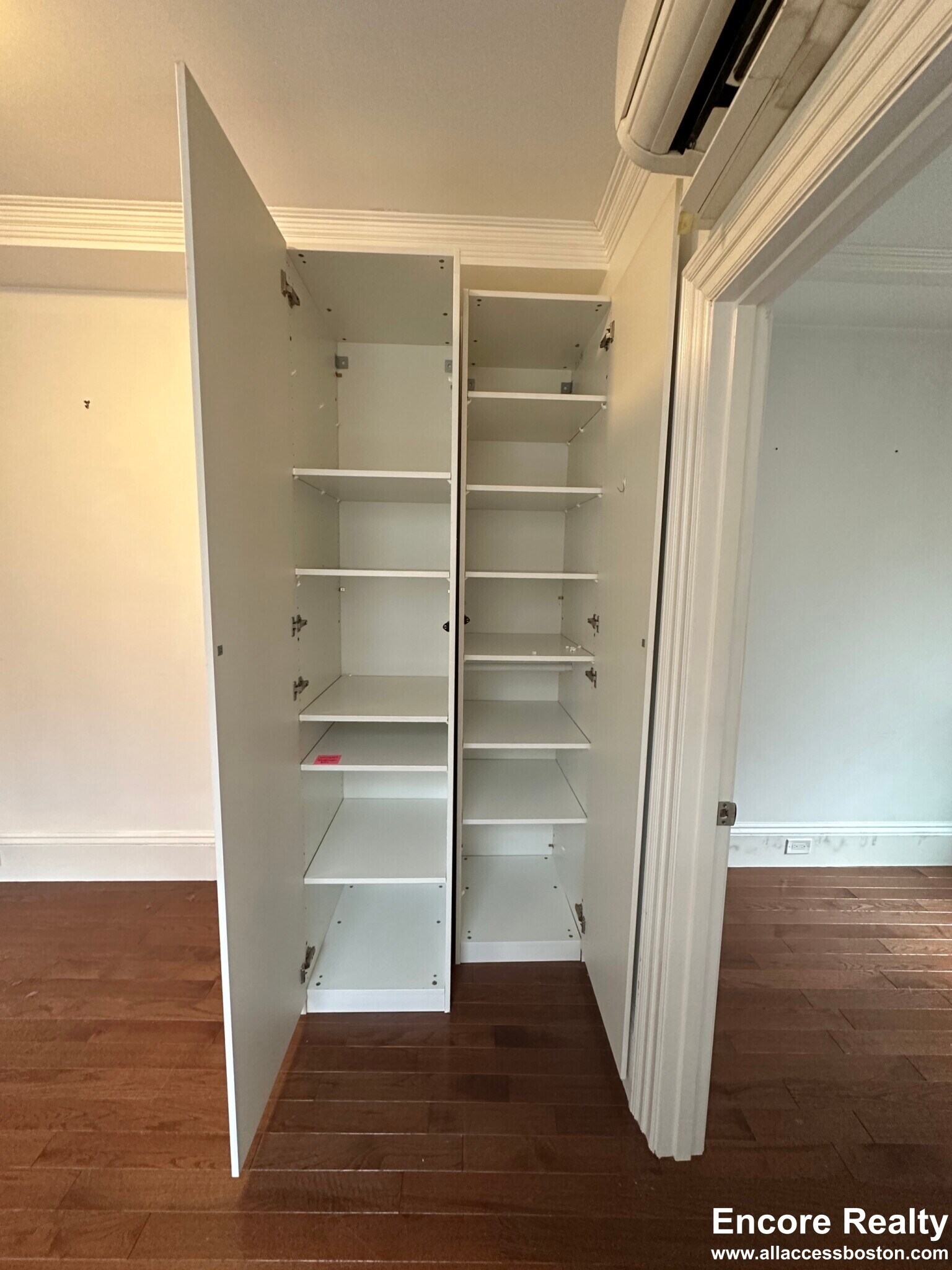 Building Photo - 98 Myrtle St