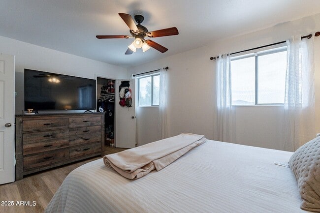 Building Photo - 14234 N Oakwood Ln