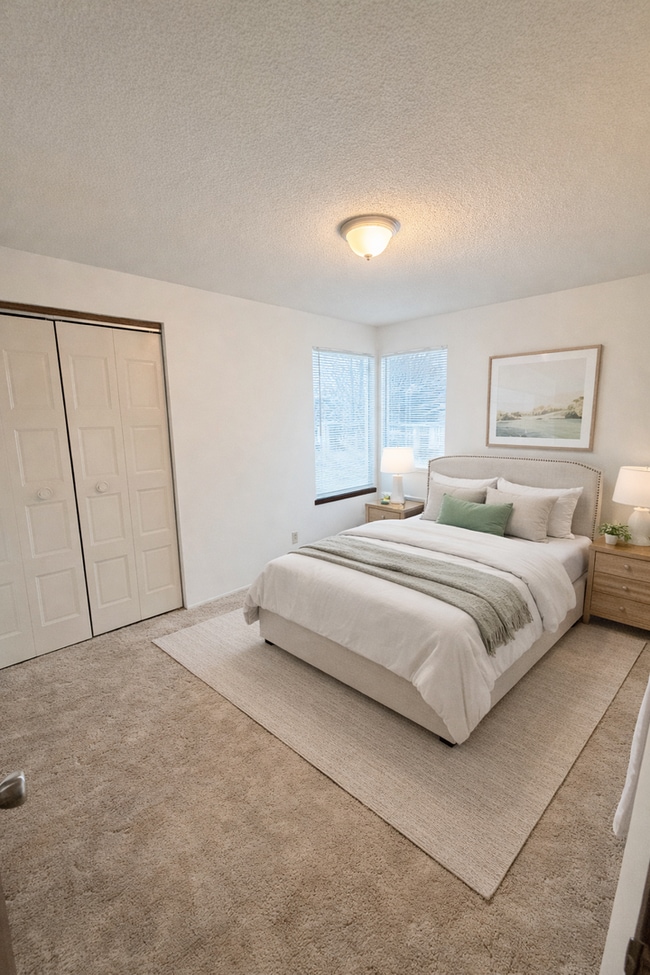 Building Photo - 512 E Mission Ave