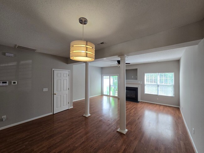 Building Photo - Charming Townhome in Established South Dur...