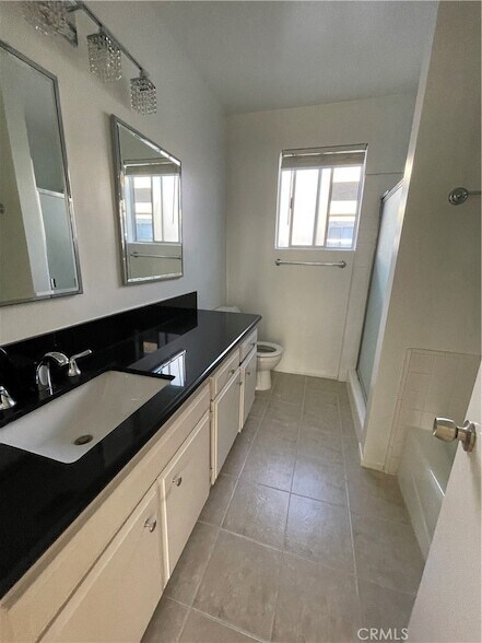 Building Photo - 811 6th St