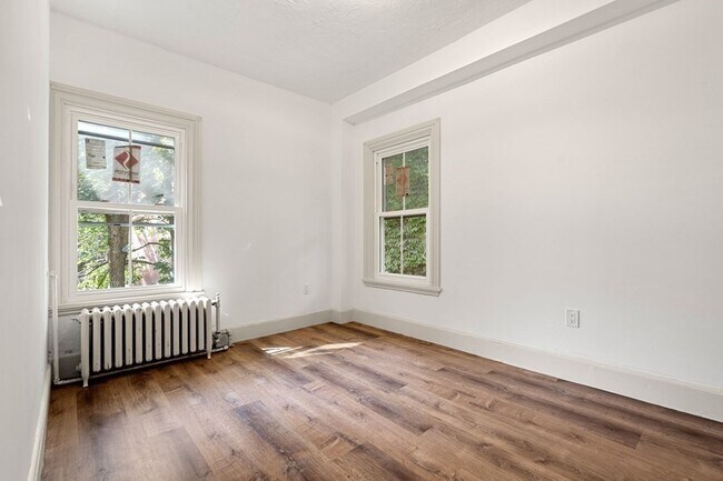 Building Photo - 107 Ellery St