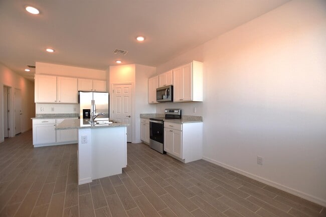 Building Photo - 37584 N Singletree Dr