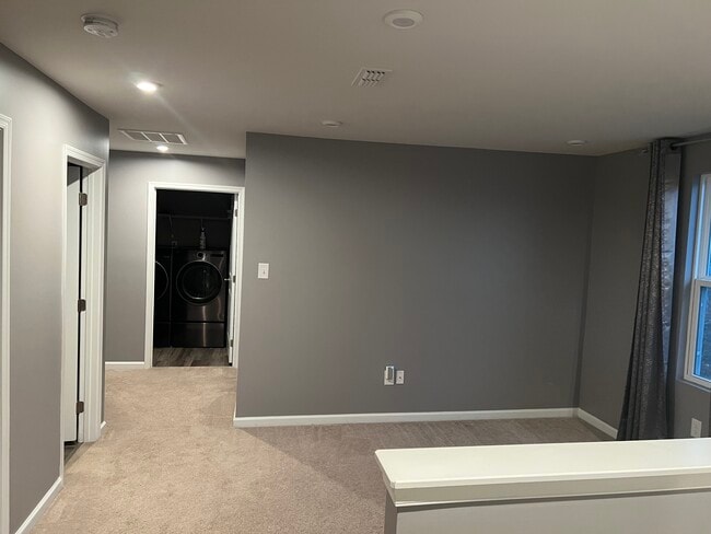 Building Photo - 208 Normandy Cres