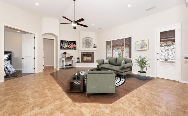 Building Photo - Pinion Oaks 4 Bedroom Home